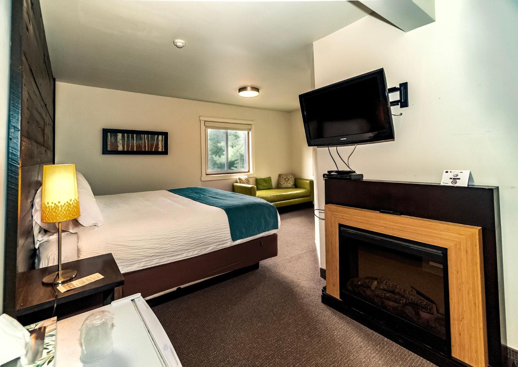 3 Pines Lodge Muskoka Huntsville Dış mekan fotoğraf